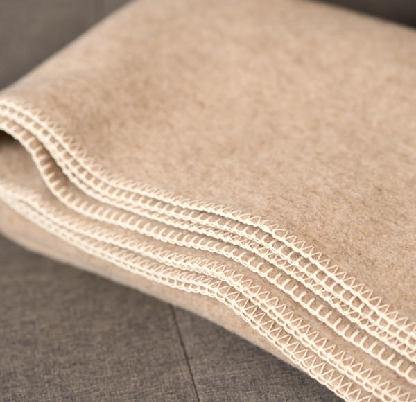 Merino Wolldecke "die Optimale" (Supra) 150 cm x 220 cm - beige (weiß gekettelt)