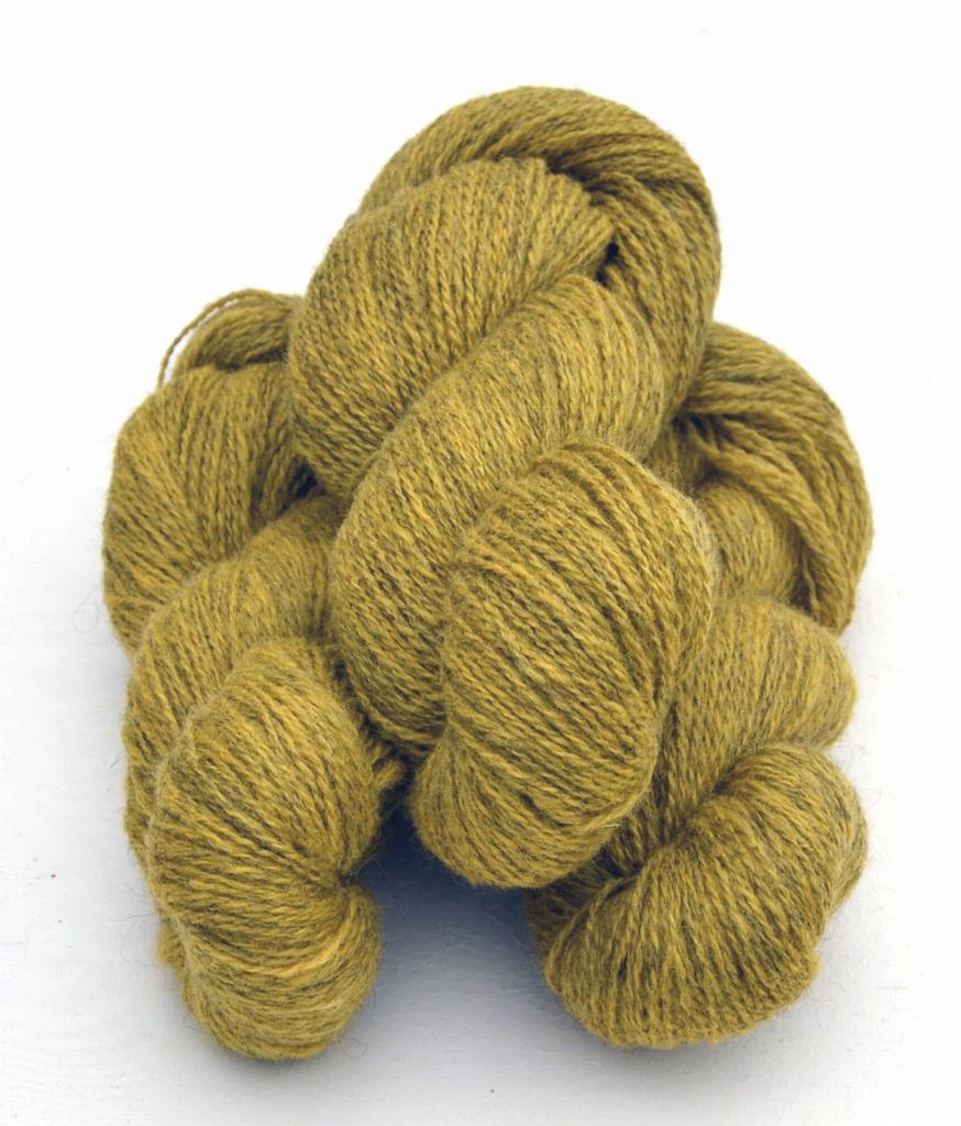 Ullcentrum 6-2-2152 Natürliches Gelb auf hellem Gotland Ullcentrum 6-2-2152 Natürliches Gelb auf hellem Gotland