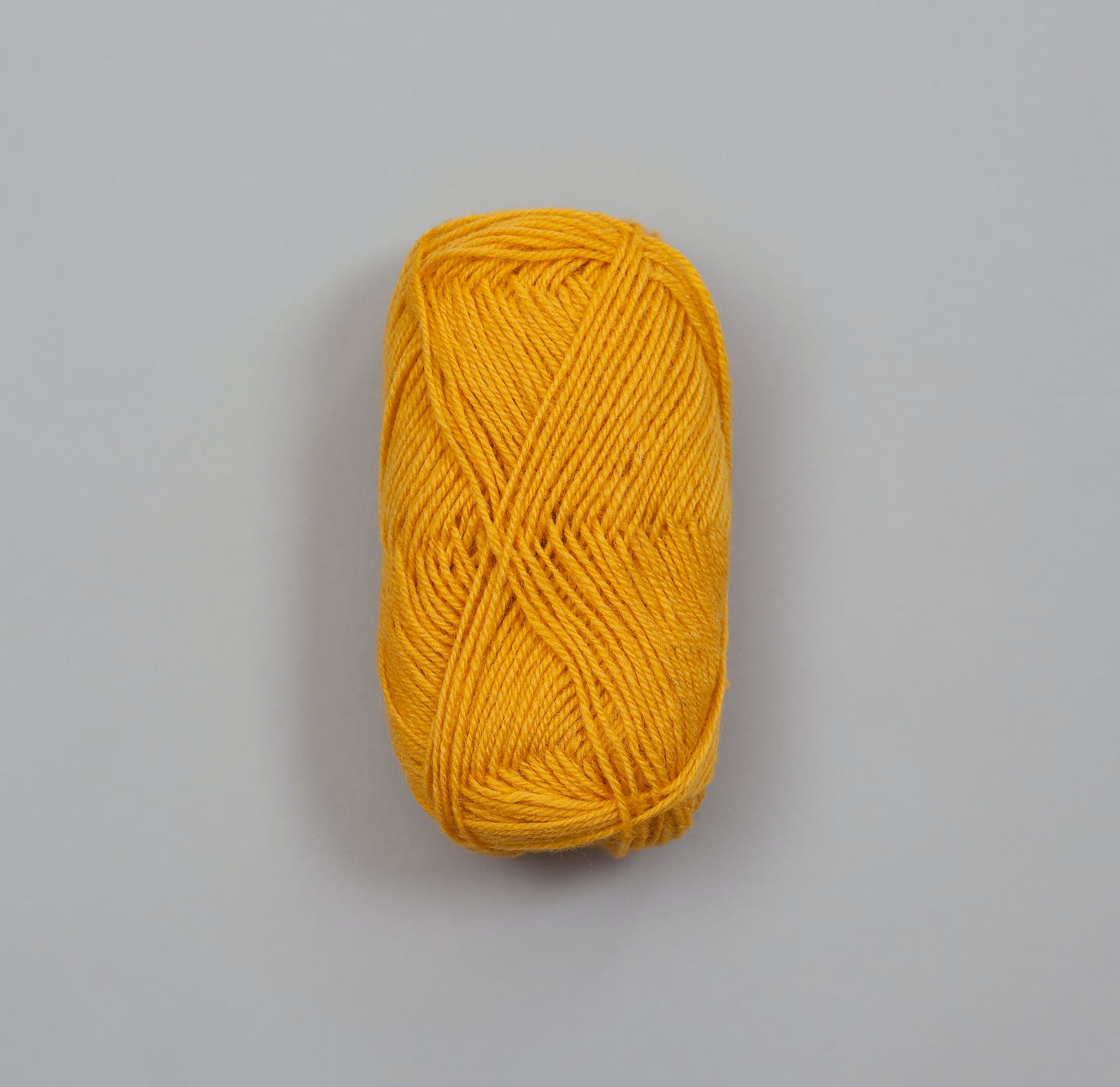 3-tråds Strikkegarn - 131 Mørk gul