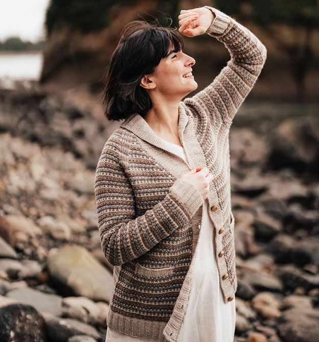 Laine 27062_Strickbuch_Salt-and-Timber_Hideaway_Cardigan