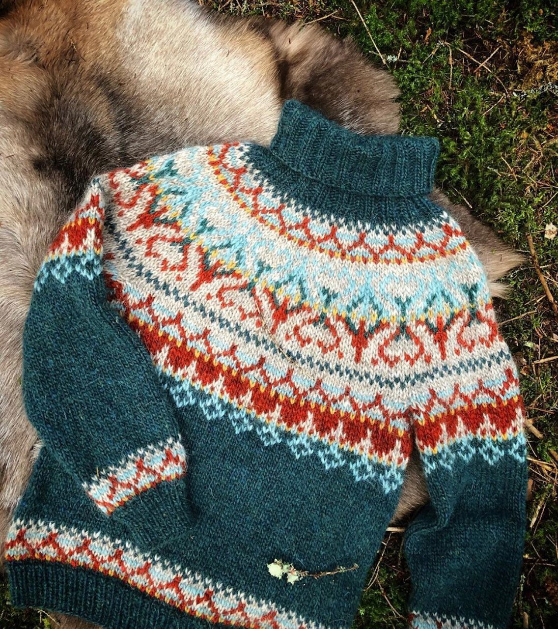 Garnpaket ALASUQ Polar in dunkelgrün (Linka Neumann)