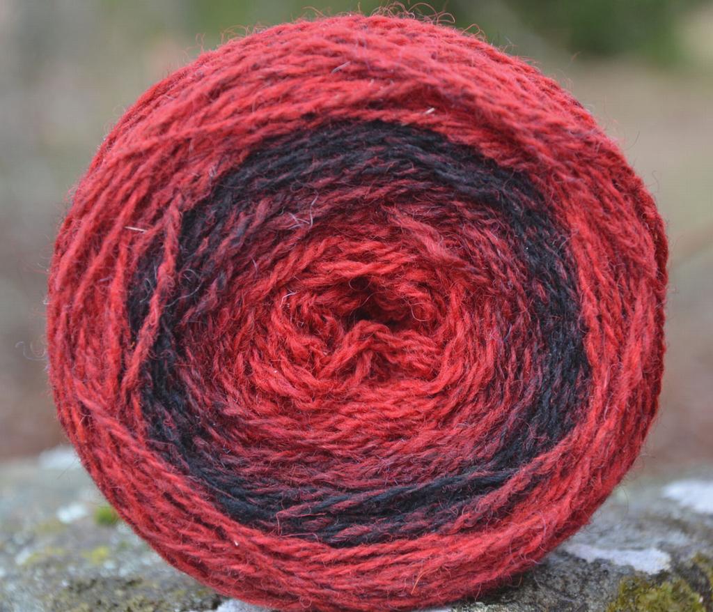 Ullcentrum 6-2-33 Rot schwarz gewickelt Ullcentrum 6-2-33 Rot schwarz gewickelt