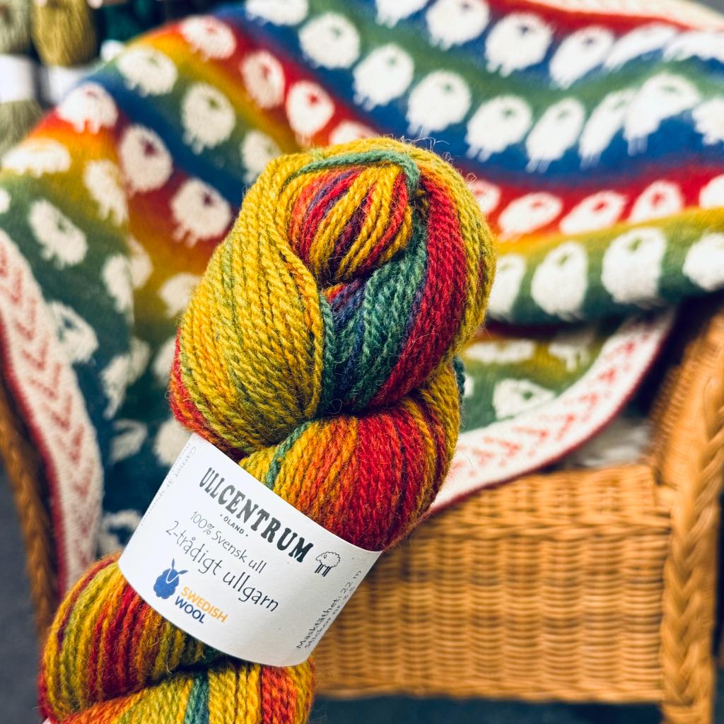 Garnpaket Tuch mit Schafen, Regenbogen Garnpaket Tuch mit Schafen, Regenbogen