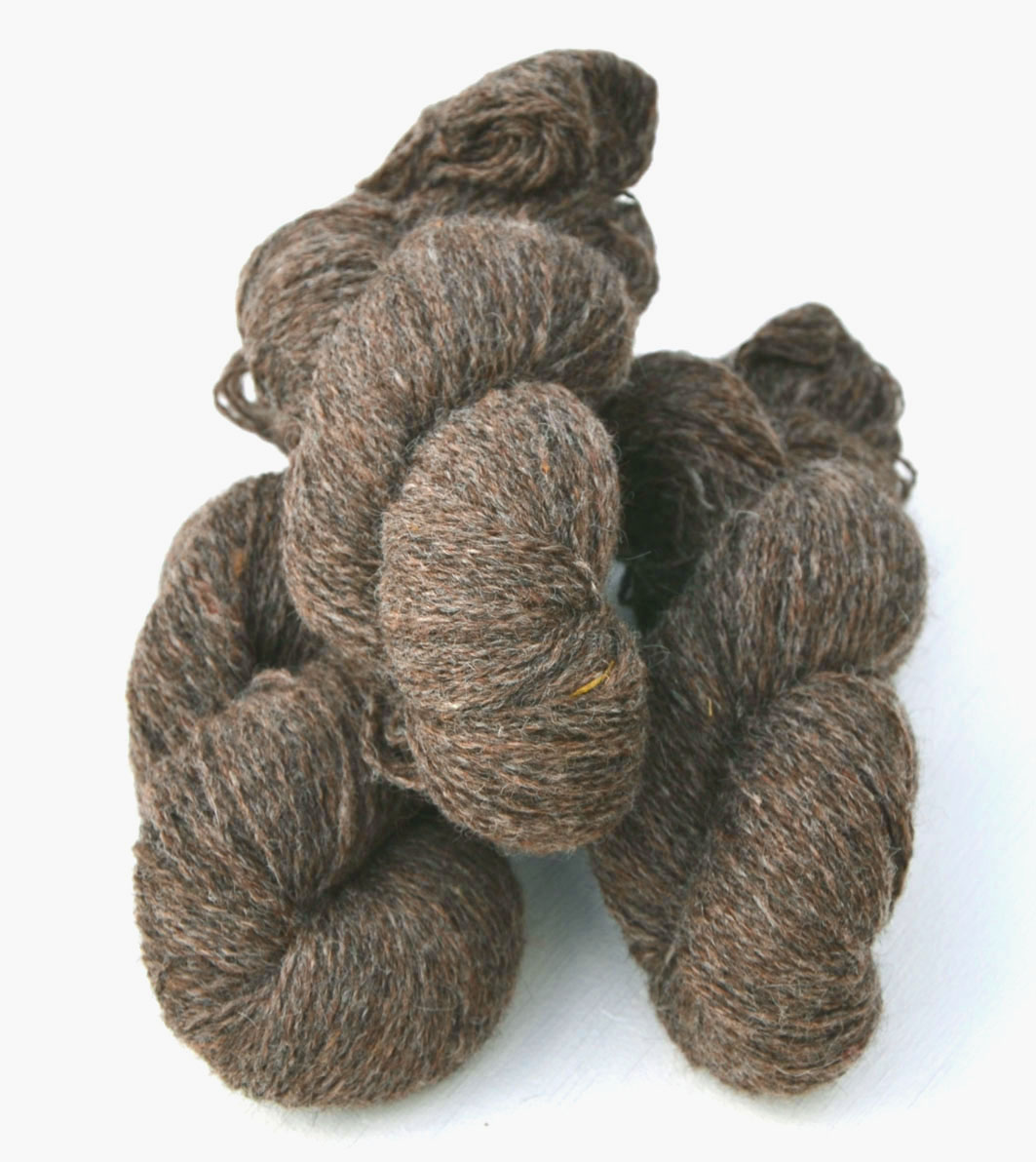 Ullcentrum 6/2-0110 Bown finull Natural brown fine wool