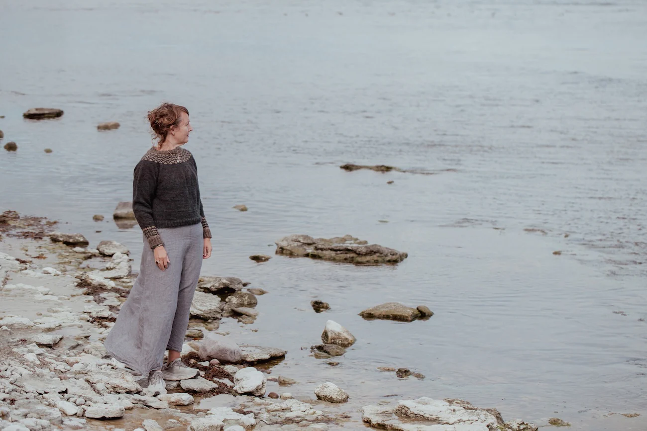 The Island and the Forest: a Knitted Correspondence (Lotta H. Löthgren und Erika Åberg)