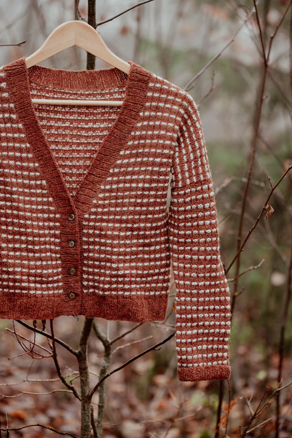 The Island and the Forest: a Knitted Correspondence (Lotta H. Löthgren und Erika Åberg)