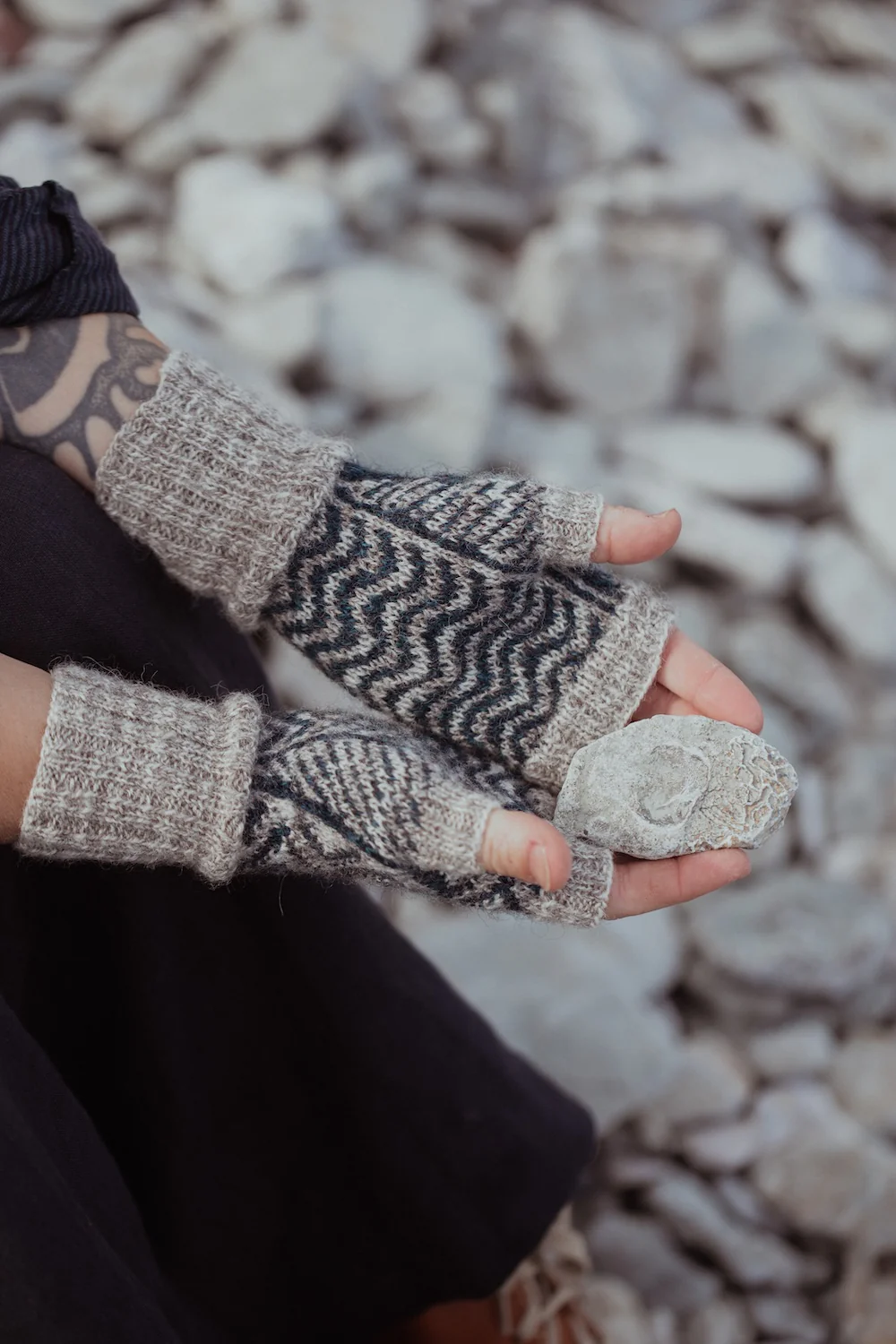 The Island and the Forest: a Knitted Correspondence (Lotta H. Löthgren und Erika Åberg)