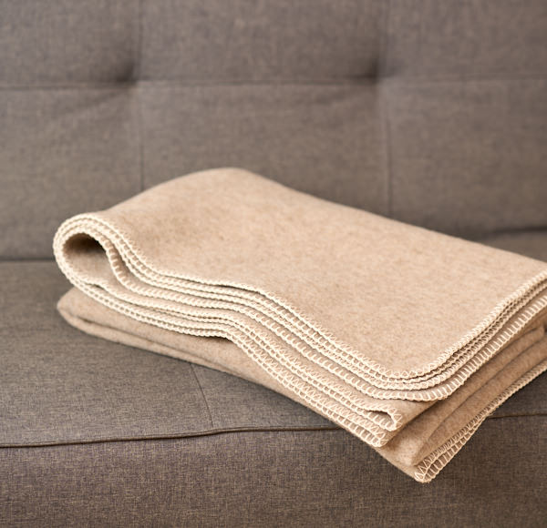 Merino Wolldecke "die Optimale" (Supra) 150 cm x 220 cm - beige (weiß gekettelt)